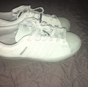 Adidas superstars